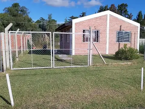 Casa en venta - 2 Dormitorios 1 Baño - Zárate