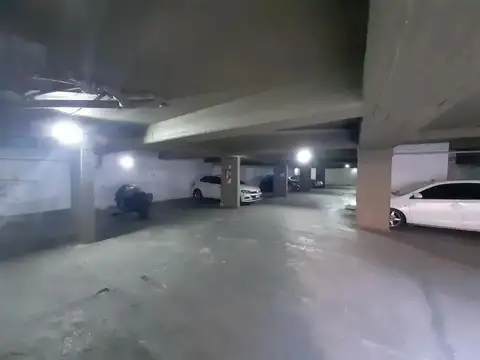 VENTA DE COCHERA CUBIERTA EN VILLA BALLESTER