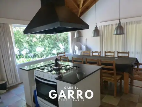 Casa en alquiler temporal a una cuadra del mar en Pinamar