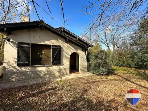 CASA EN VENTA EN CARLOS SPEGAZZINI
