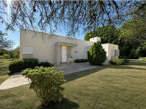 CASA EN VENTA CON 3500mts de TERRENO - Valle de Traslasierras