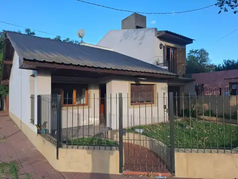 Casa 5 ambientes con 2 baños