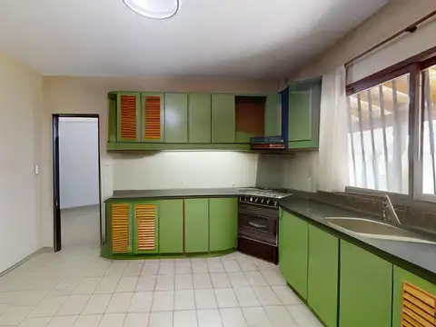Casa 6 ambientes con 3 baños