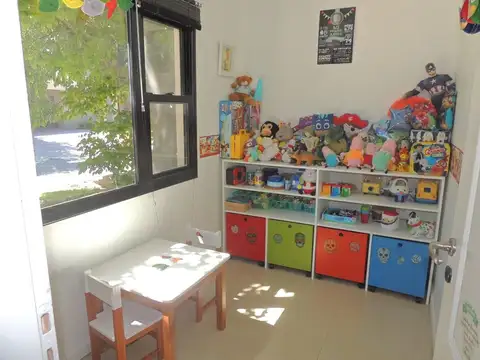 CASA 5 AMBIENTES PISCINA COCHERA ALTOS DEL SOL