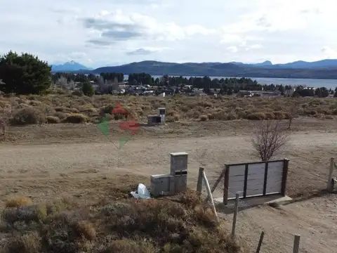 Venta Lote con vista al lago en Barrancas de Dina Huapi – 1.219 m²