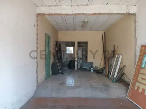 CASA A REFACCIONAR EN LOTE DE 10X30 MTS