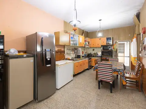 Casa 5 Amb  Villa Alemania Hurlingham- PERMUTA