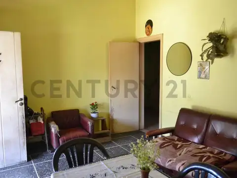 Casa 4 ambientes con 1 baño