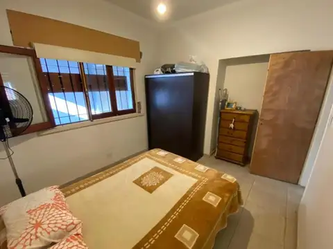 CASA EN VENTA - Castelar.