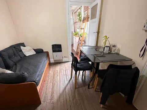 Venta departamento de 2 amb con patio en Barracas