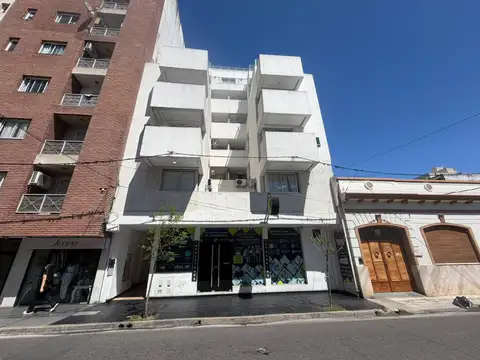 ¡Venta! Dpto en Alberdi - 2 dormitorios ¡Con balcón!