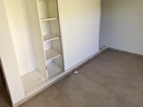 Depto Tipo Casa en Alquiler con 1 cocheras
