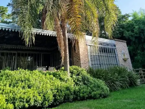 Casa en Venta con 2 cocheras
