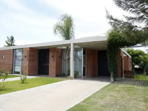 CASA EN VENTA EN GREENVILLE POLO & RESORT