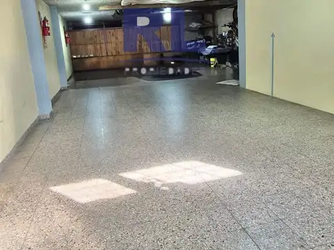 Deposito primer piso y Cocheras en planta baja