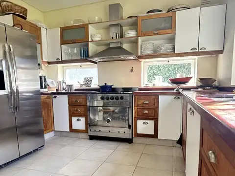 Casa 5 ambientes con 3 baños