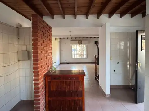 Casa 3 ambientes con 2 baños