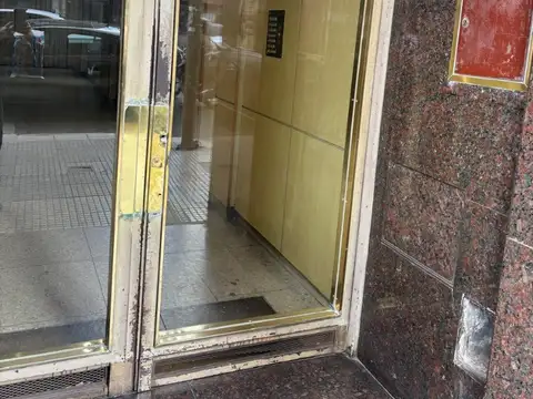 2 AMBIENTES AL FRENTE MUY LUMINOSO