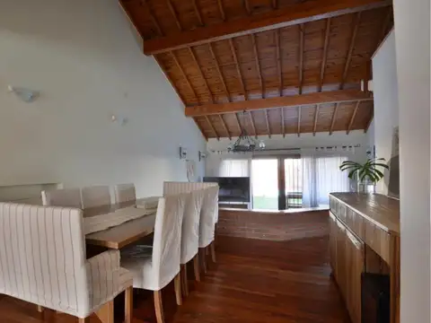 Casa 5 ambientes con 5 baños