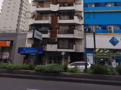 AV. H. Yrigoyen 8800, Piso 7