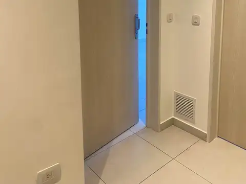 WITCOMB 2800, Piso 1