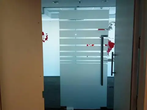 Oficina 5 ambientes con 3 baños