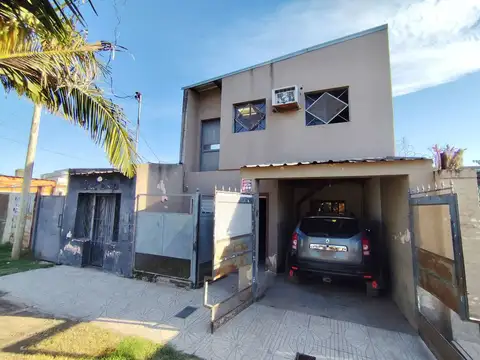 2 CASAS EN VENTA + GALPÓN  - A METROS DE PEÑALOZA