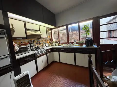 Terreno amplio con construcción a refaccionar – en Venta - Vélez Sarsfield