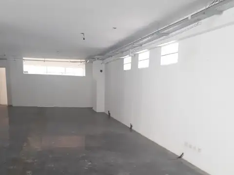 Oficina 4 ambientes con 3 baños