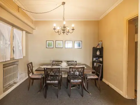 Casa 6 ambientes con 2 baños