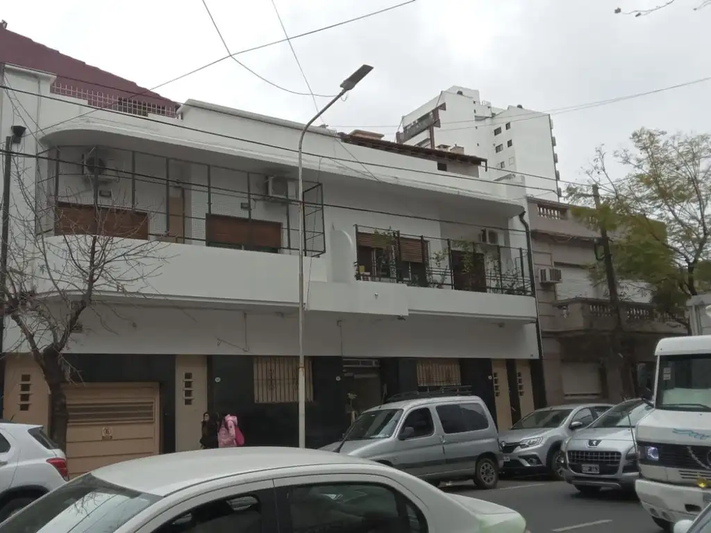 Laprida 84 , Piso PB