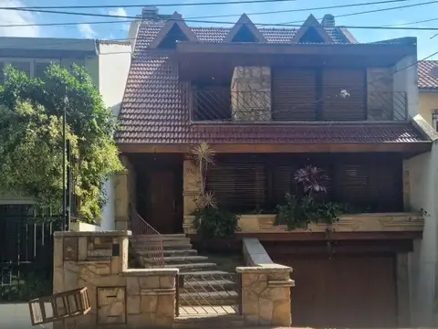 Excelente chalet 5 ambientes Florida!