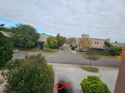 Casa en Venta con 5 cocheras