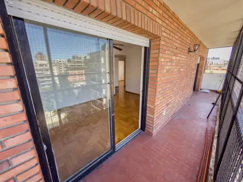 Departamento en Alquiler con 1 cocheras