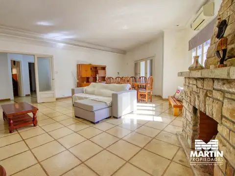 Casa en Venta de 4 Ambientes en Victoria con Patio y Parrilla