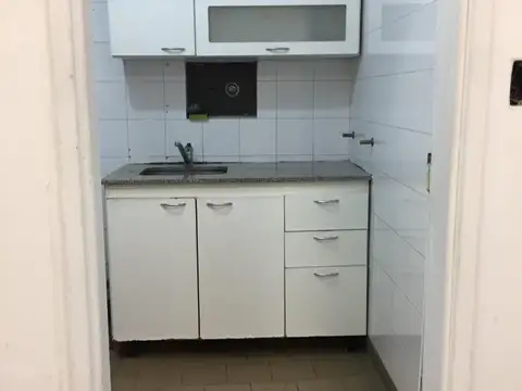 Casa 6 ambientes con 2 baños