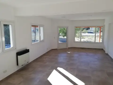 Local en Alquiler en Dina Huapi, $ 950.000