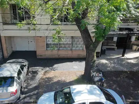 CASA 4 AMBIENTES CON QUINCHO Y GARAGE EN BANFIELD