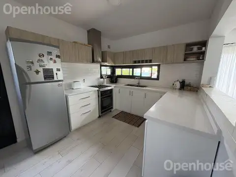 Casa 3 ambientes con 2 baños