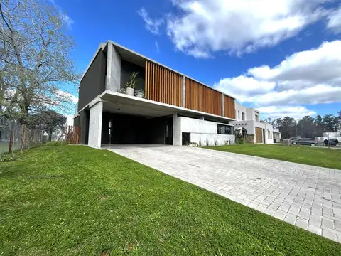 Casa en Venta de 4 dormitorios