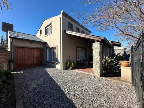 VENTA CASA 4 AMB EN MECHONGUE ,GENERAL ALVARADO
