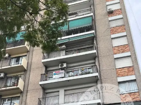Av. Maipu 2400, Piso 4
