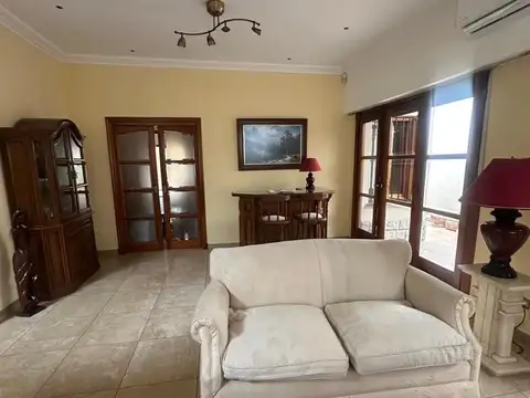 Casa en Venta en Olivos, USD 460.000