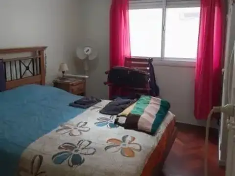 Departamento Dos Dormitorios Frente A Estación Floresta