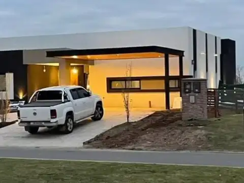 Casa en Alquiler Temporal en El Naudir, USD 3.200