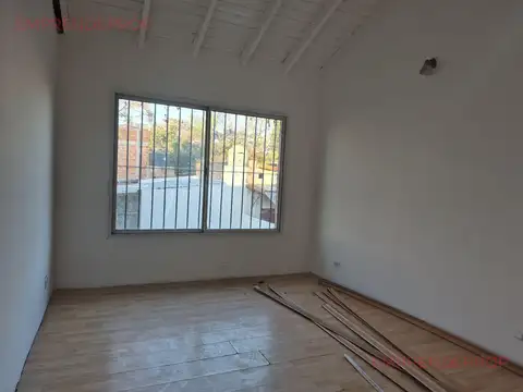 Depto Tipo Casa en Alquiler de 4 ambientes