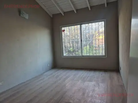 Depto Tipo Casa en Alquiler con 1 cocheras