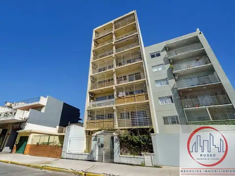 Av La Plata 3800