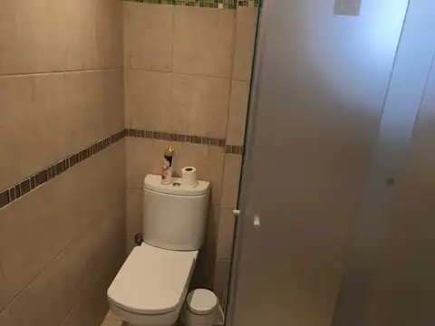 Venta Casa 5 amb en Longchamps + dpto de 2 amb