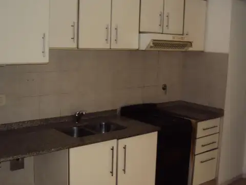 Departamento en Alquiler en Moron Sur, $ 400.000